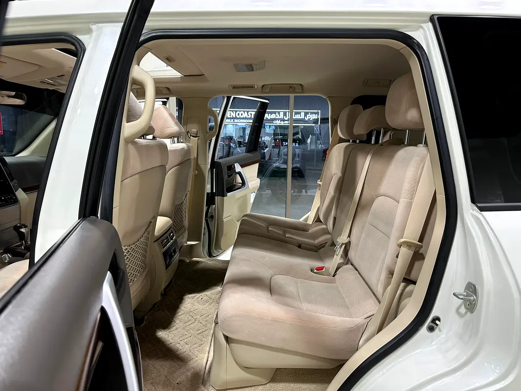 TOYOTA Land Cruiser GXR 2018 - photo 9 - Import Émirats | International Cars