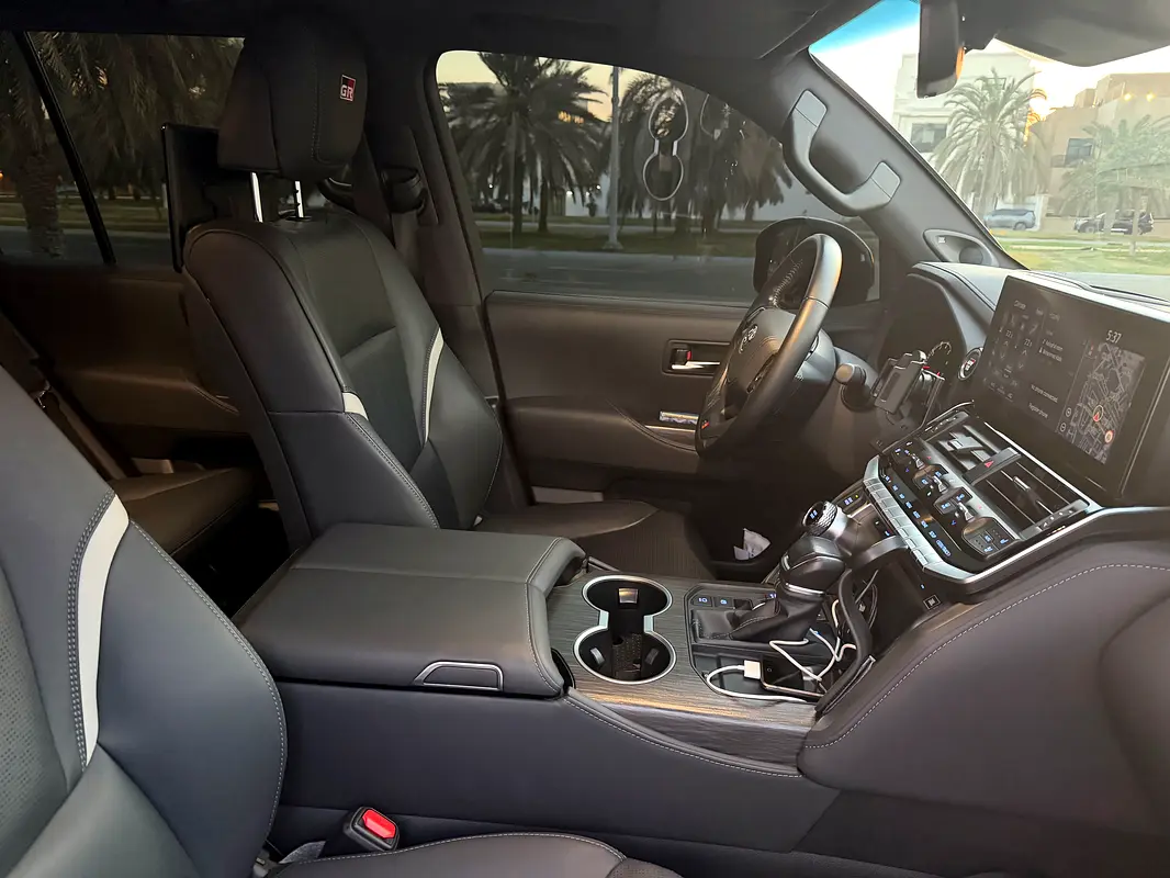 TOYOTA Land Cruiser GR Sport 2022 - photo 6 - Import Émirats | International Cars