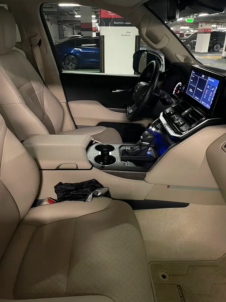 TOYOTA Land Cruiser VXR 2024 - photo 11 - Import Émirats | International Cars