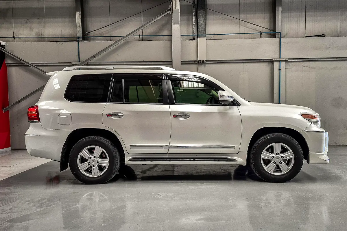 TOYOTA Land Cruiser GXR 2013 - photo 4 - Import Émirats | International Cars