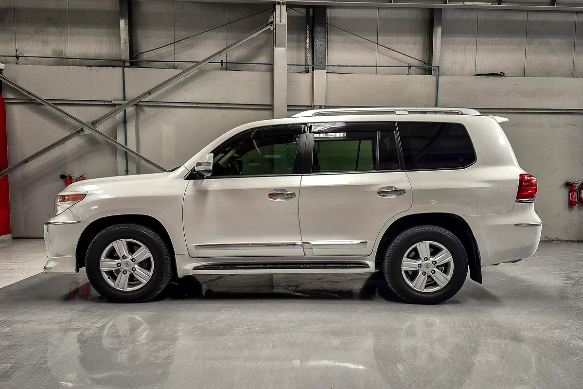 TOYOTA Land Cruiser GXR 2013 - photo 5 - Import Émirats | International Cars