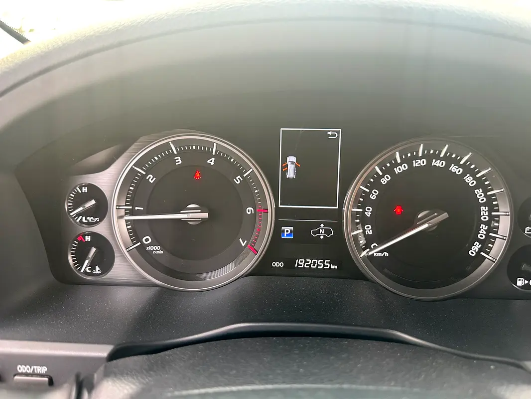 TOYOTA Land Cruiser VXR Grand Touring 2021 - photo 11 - Import Émirats | International Cars