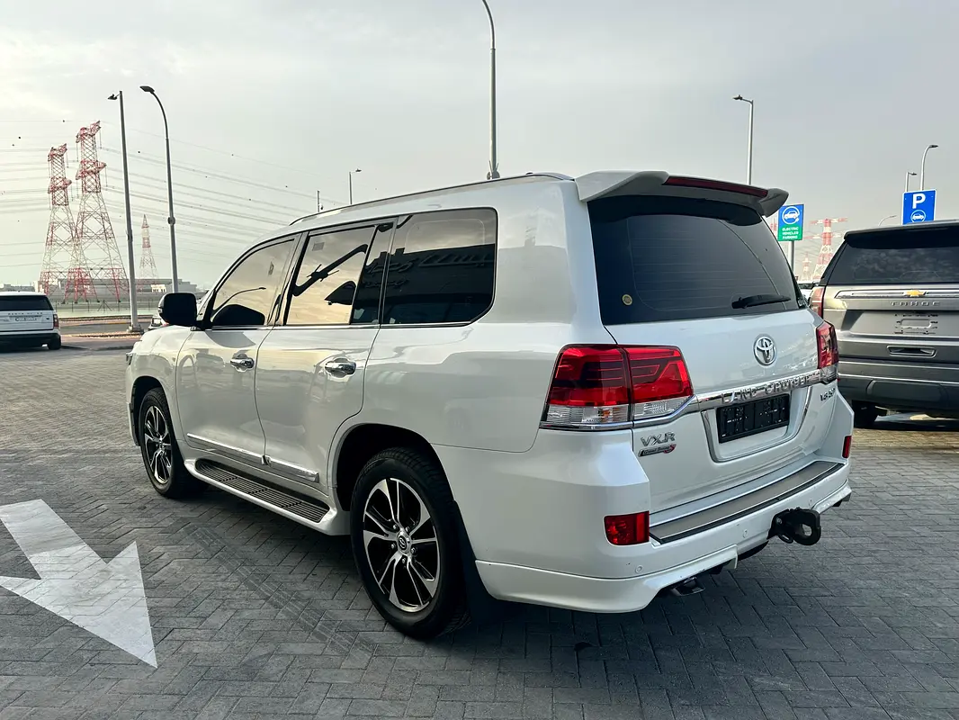 TOYOTA Land Cruiser VXR Grand Touring 2021 - photo 6 - Import Émirats | International Cars