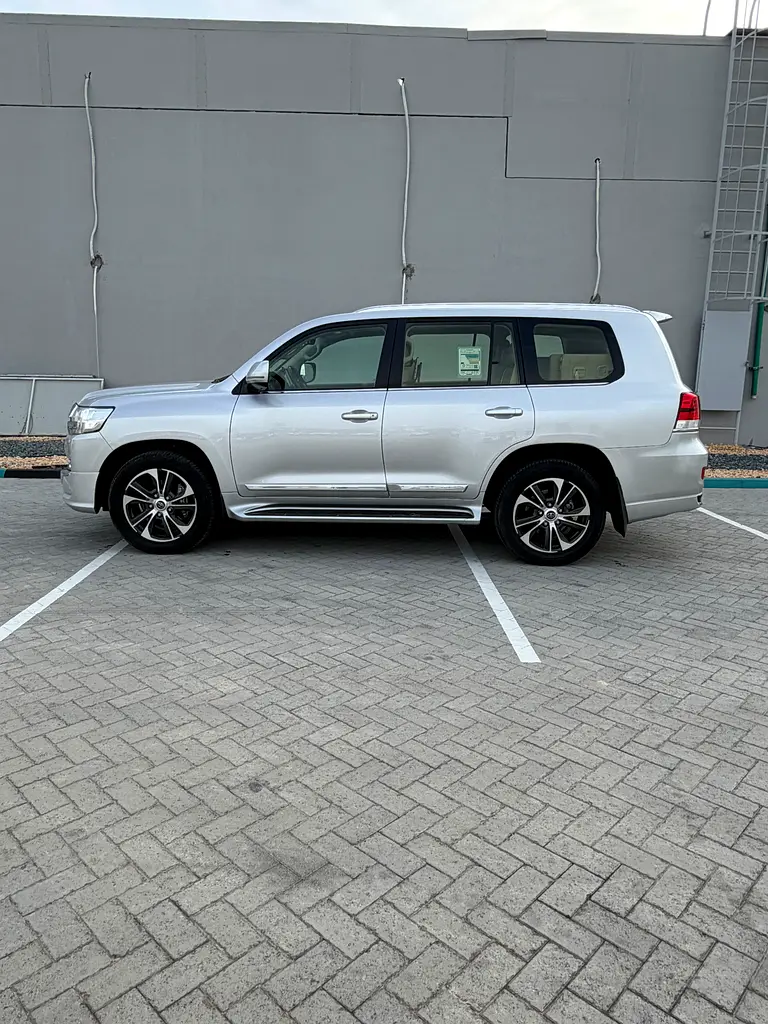 TOYOTA Land Cruiser Other 2020 - photo 2 - Import Émirats | International Cars