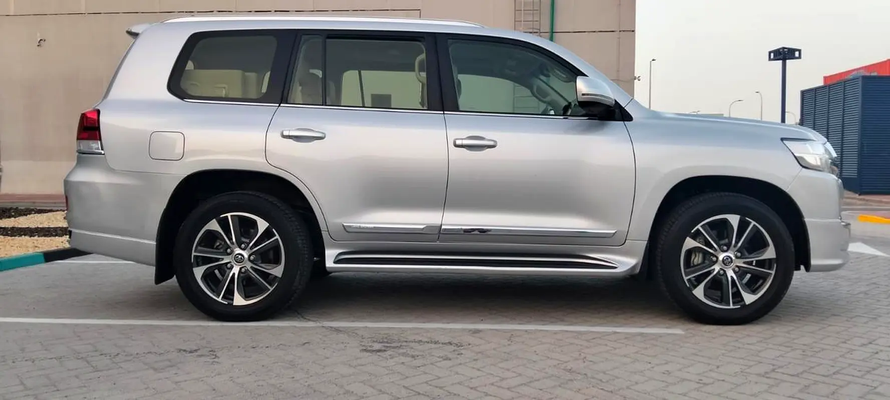 TOYOTA Land Cruiser Other 2020 - photo 5 - Import Émirats | International Cars