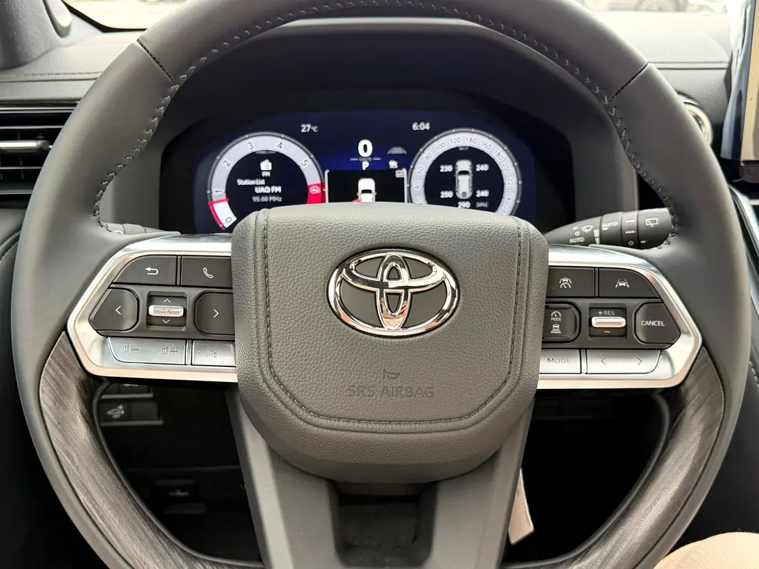 TOYOTA Land Cruiser VXR 2026 - photo 11 - Import Émirats | International Cars