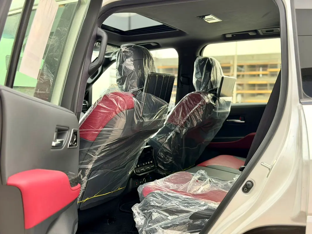 TOYOTA Land Cruiser VXR 2026 - photo 12 - Import Émirats | International Cars