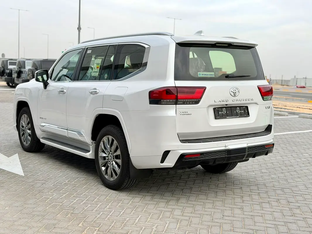 TOYOTA Land Cruiser VXR 2026 - photo 5 - Import Émirats | International Cars