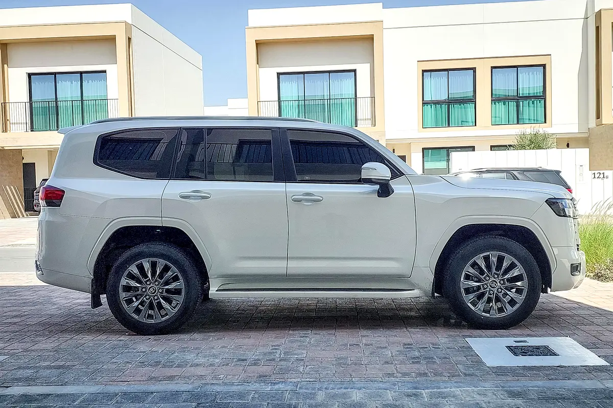 TOYOTA Land Cruiser GXR 2024 - photo 4 - Import Émirats | International Cars