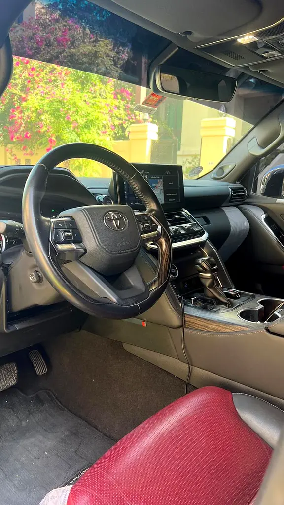 TOYOTA Land Cruiser VXR 2022 - photo 2 - Import Émirats | International Cars