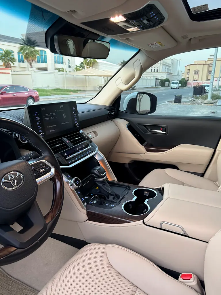 TOYOTA Land Cruiser GXR 2024 - photo 12 - Import Émirats | International Cars