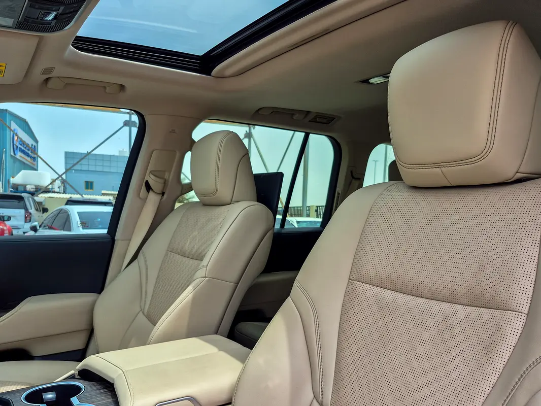 TOYOTA Land Cruiser VXR 2023 - photo 11 - Import Émirats | International Cars