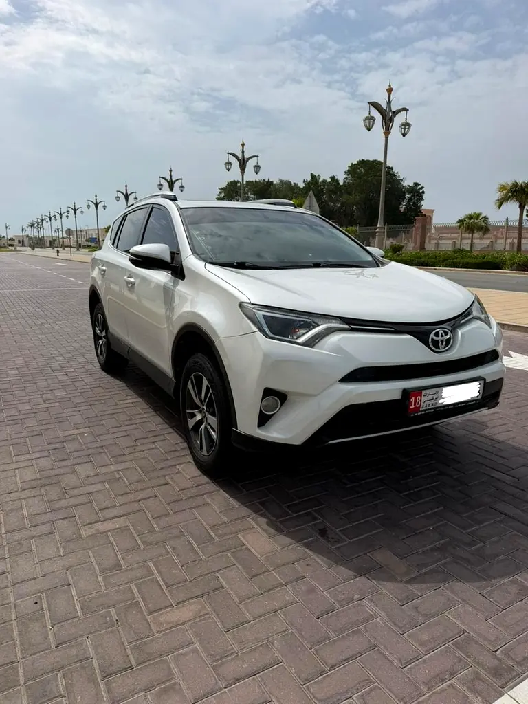 TOYOTA Rav 4 GXR 2017 - photo 9 - Import Émirats | International Cars