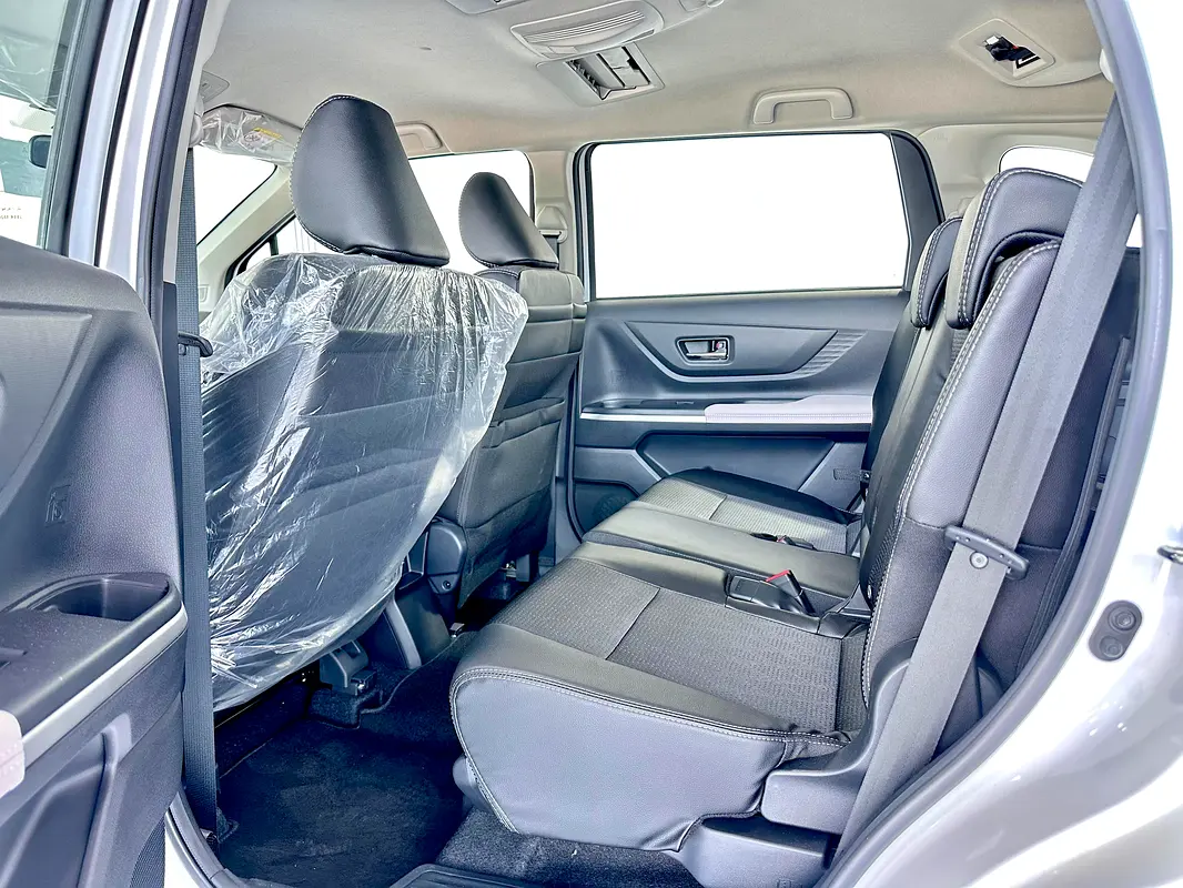 TOYOTA Hilux SR5 2025 - photo 10 - Import Émirats | International Cars