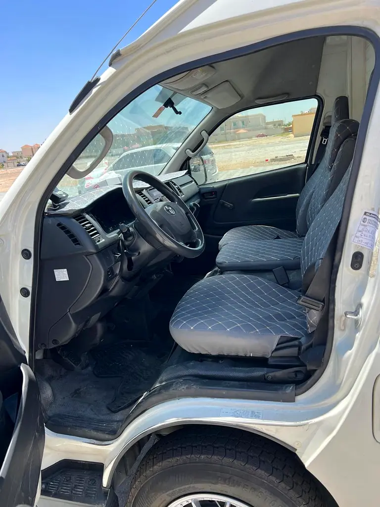 TOYOTA Hiace Panel 2020 - photo 6 - Import Émirats | International Cars