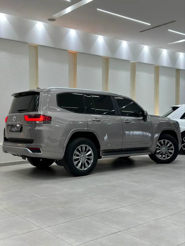 TOYOTA Land Cruiser GXR 2022 - photo 4 - Import Émirats | International Cars