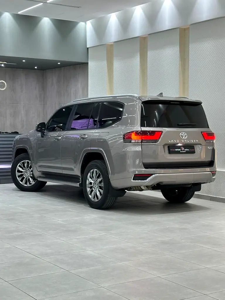 TOYOTA Land Cruiser GXR 2022 - photo 6 - Import Émirats | International Cars