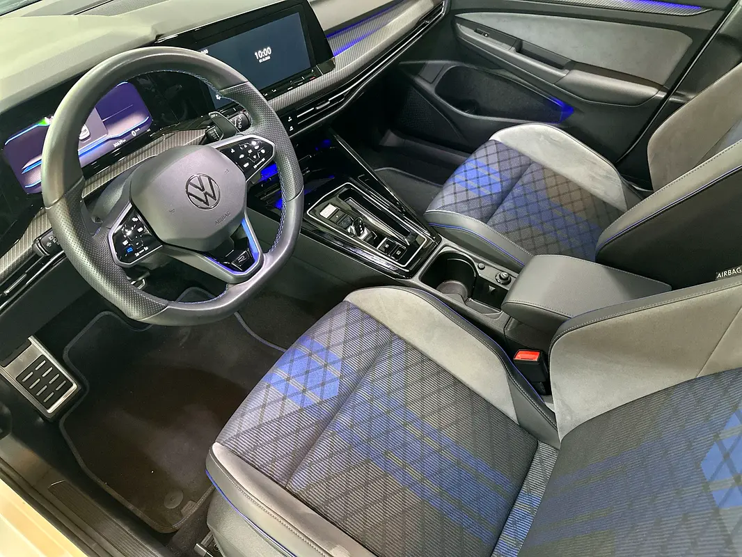 VOLKSWAGEN Golf R 2024 - photo 11 - Import Émirats | International Cars