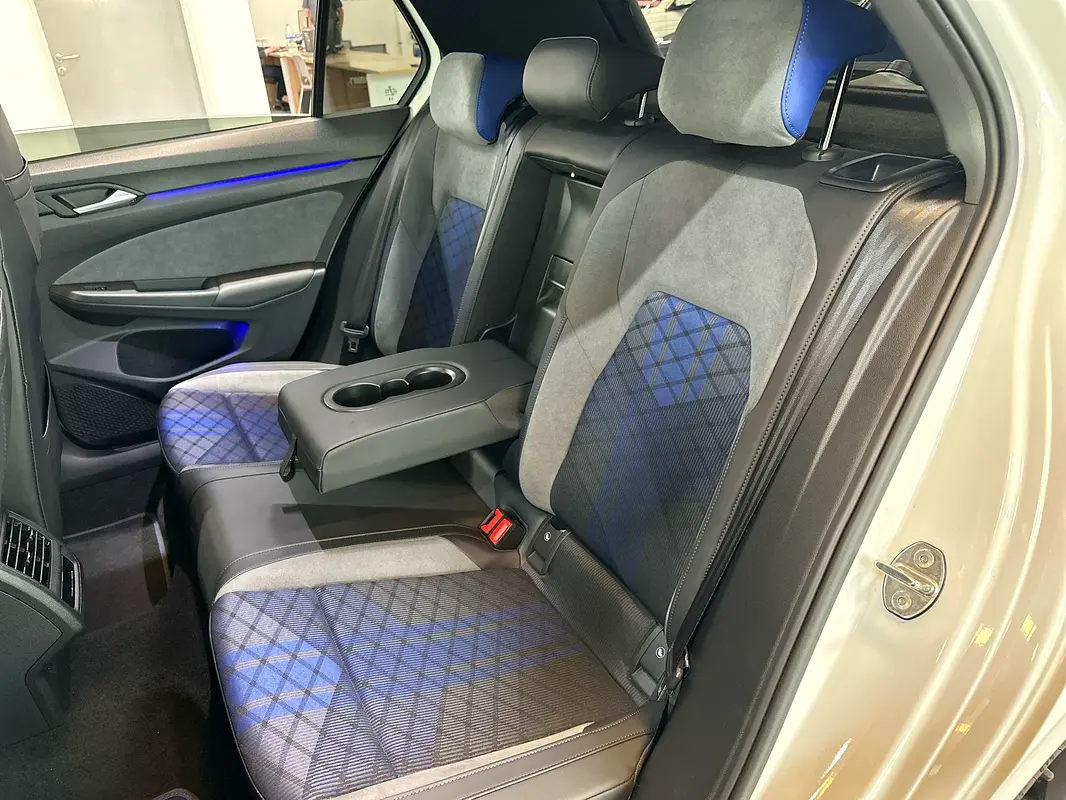 VOLKSWAGEN Golf R 2024 - photo 12 - Import Émirats | International Cars