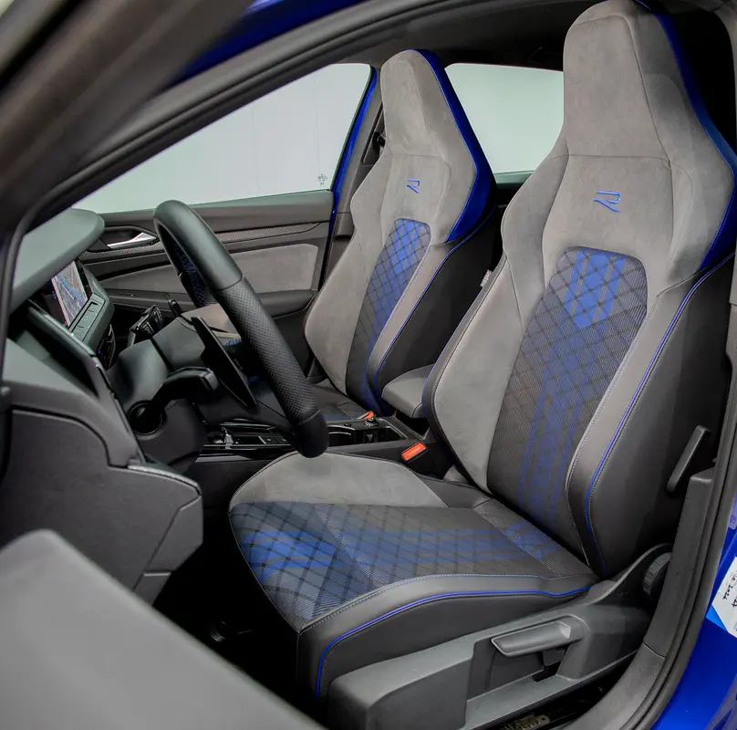 VOLKSWAGEN Golf R 2023 - photo 9 - Import Émirats | International Cars