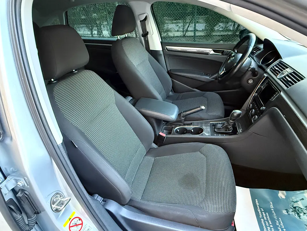 VOLKSWAGEN Passat SE 2016 - photo 10 - Import Émirats | International Cars