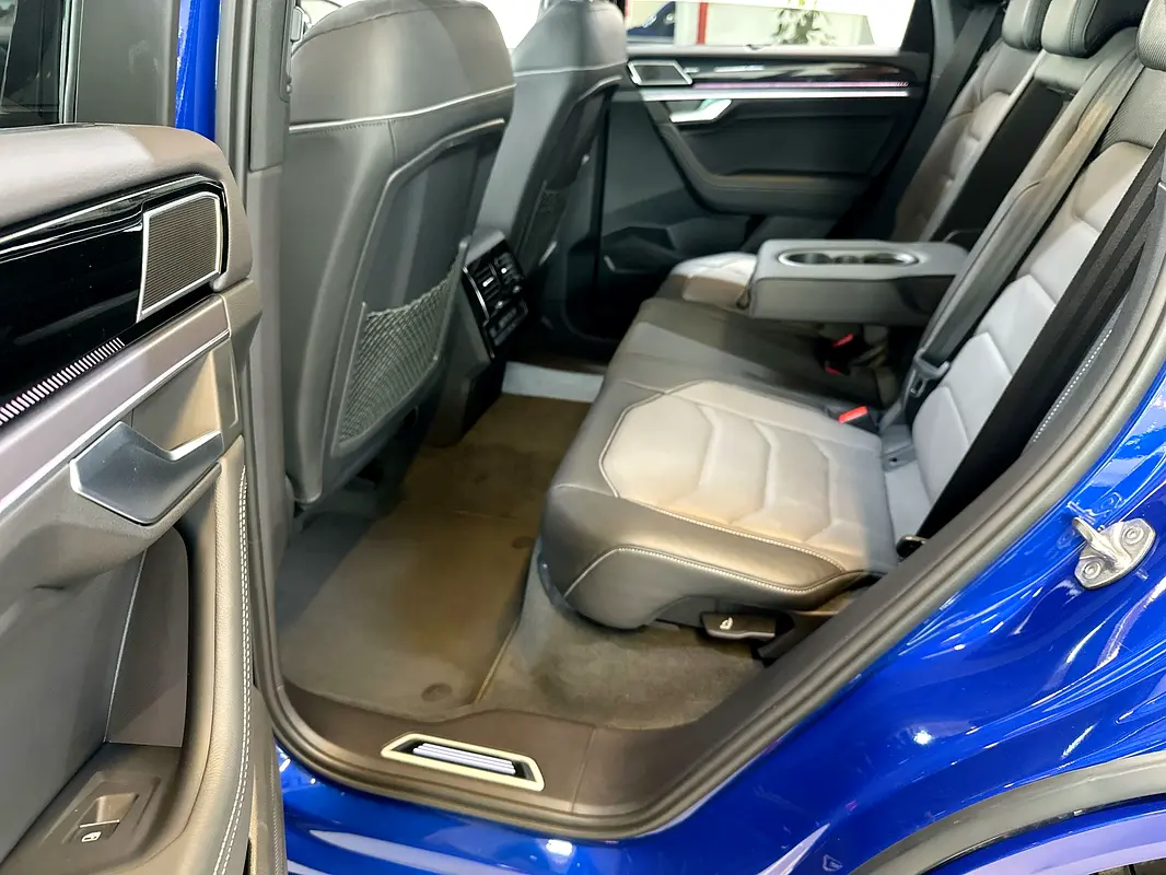 VOLKSWAGEN Touareg R-Line 2025 - photo 12 - Import Émirats | International Cars