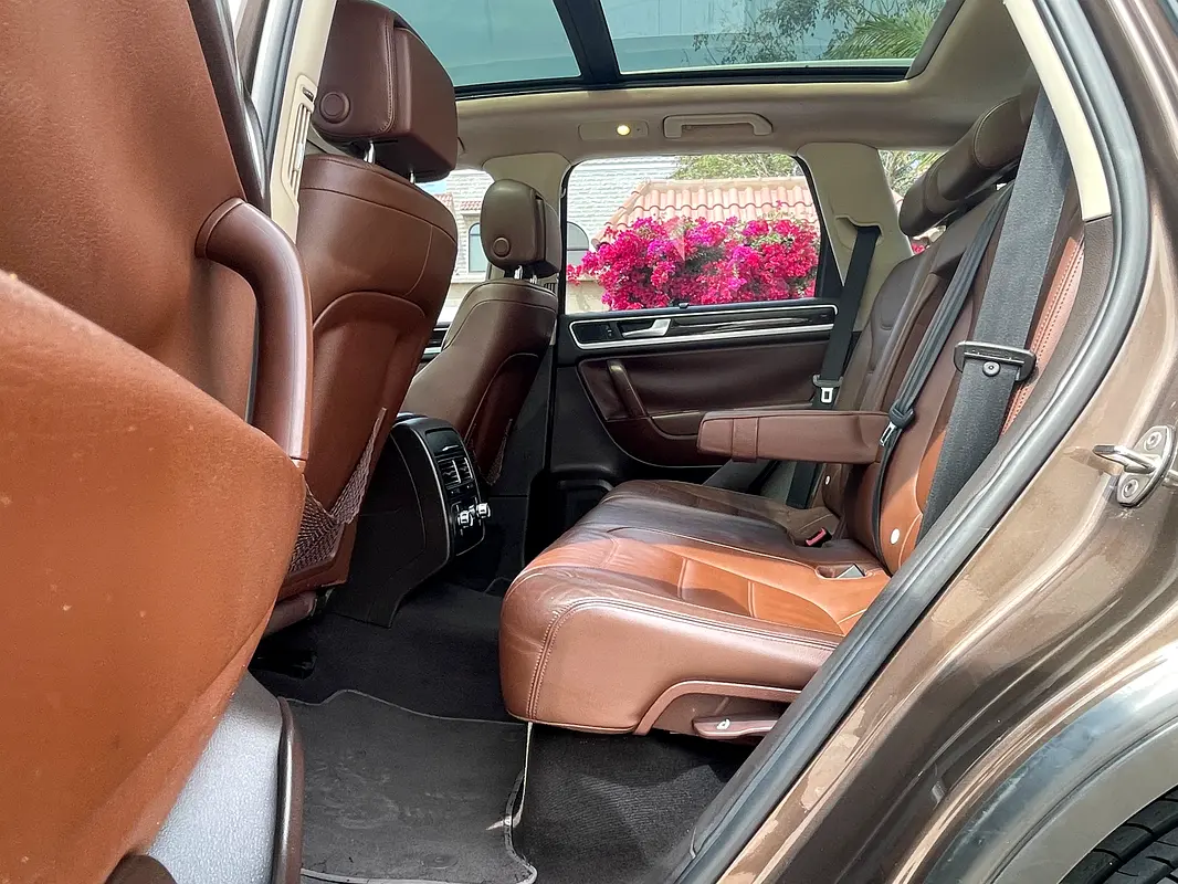 VOLKSWAGEN Touareg Other 2012 - photo 10 - Import Émirats | International Cars