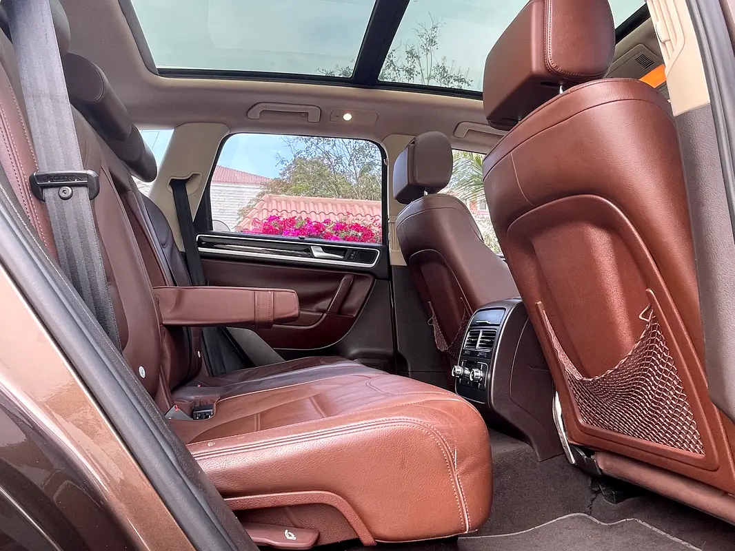 VOLKSWAGEN Touareg Other 2012 - photo 8 - Import Émirats | International Cars