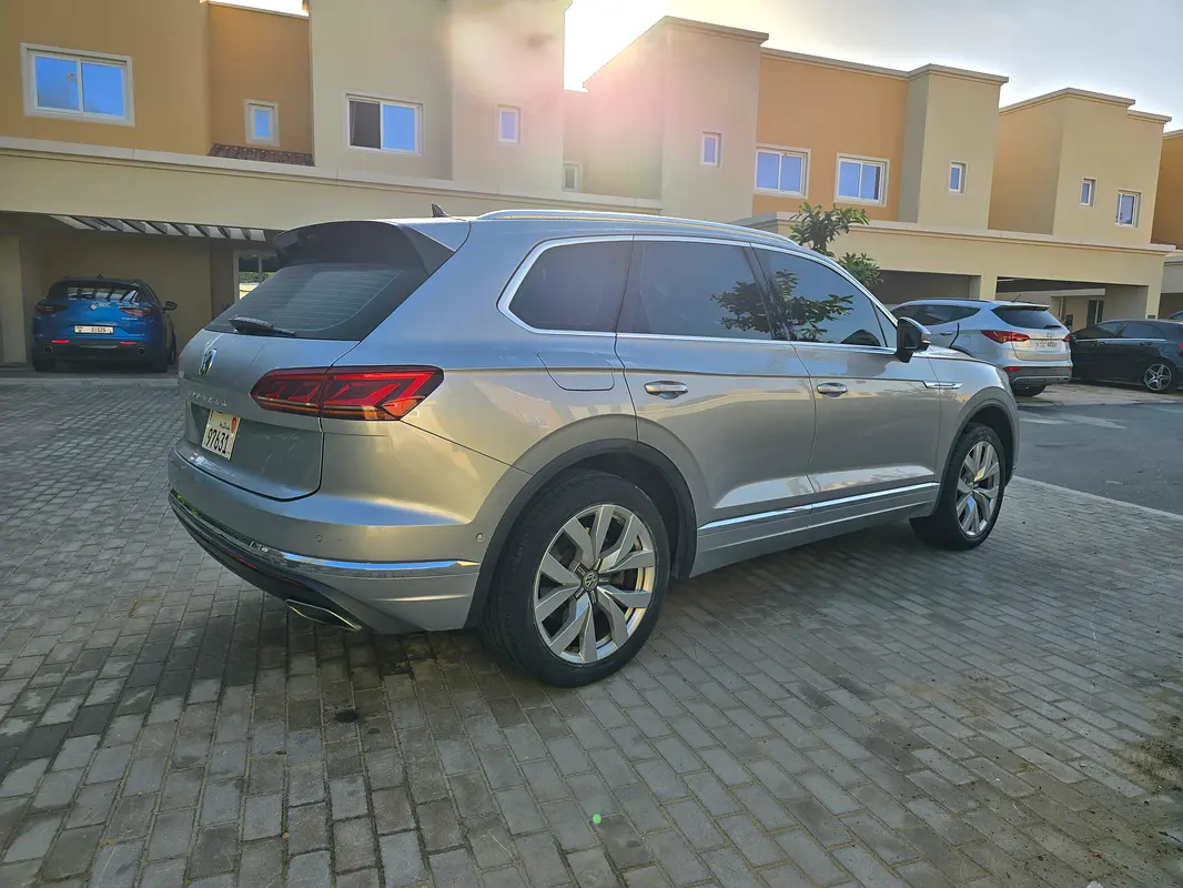 VOLKSWAGEN Touareg Comfortline 2018 - photo 10 - Import Émirats | International Cars