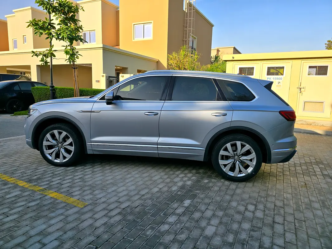VOLKSWAGEN Touareg Comfortline 2018 - photo 6 - Import Émirats | International Cars