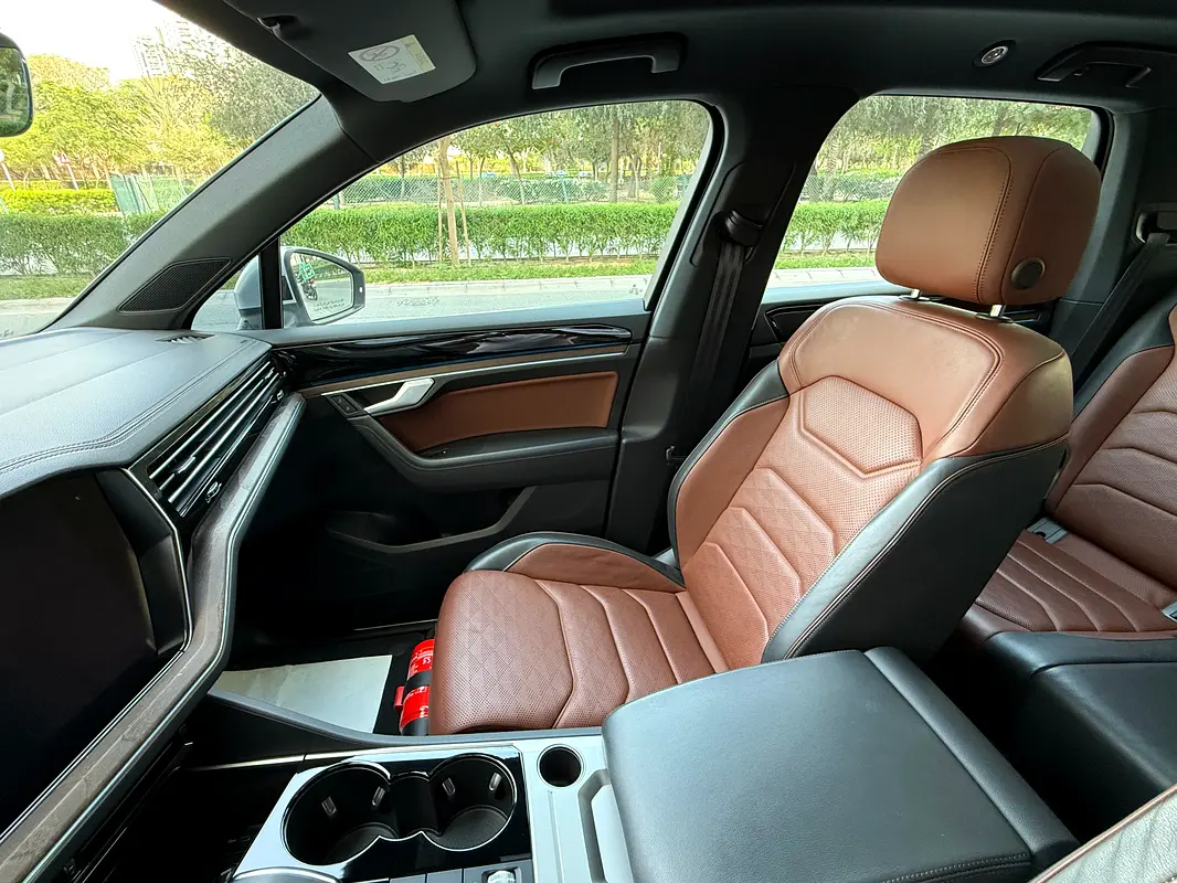 VOLKSWAGEN Touareg Atmosphere Comfortline 2021 - photo 2 - Import Émirats | International Cars