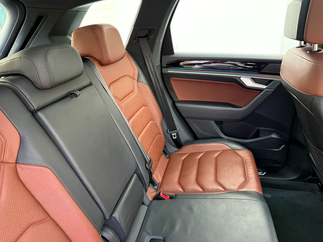 VOLKSWAGEN Touareg Atmosphere Comfortline 2021 - photo 3 - Import Émirats | International Cars