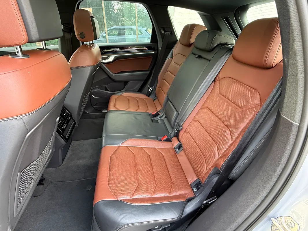 VOLKSWAGEN Touareg Atmosphere Comfortline 2021 - photo 4 - Import Émirats | International Cars
