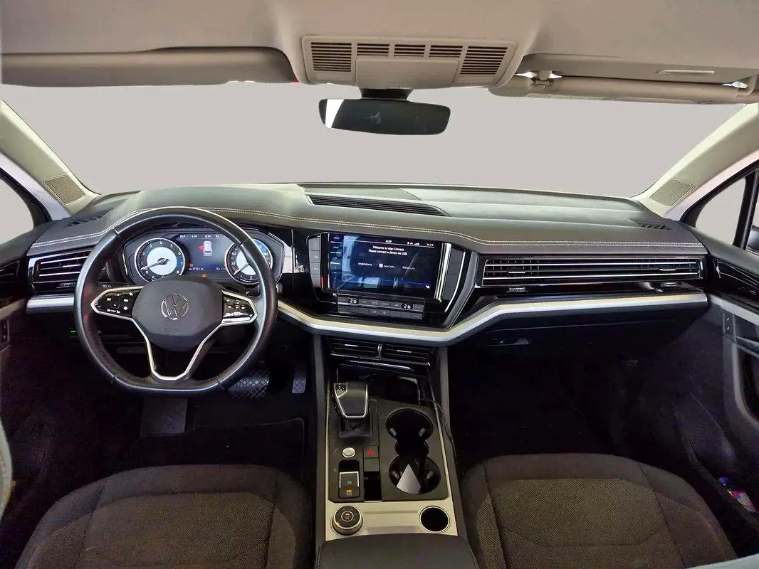 VOLKSWAGEN Touareg Comfortline 2021 - photo 9 - Import Émirats | International Cars