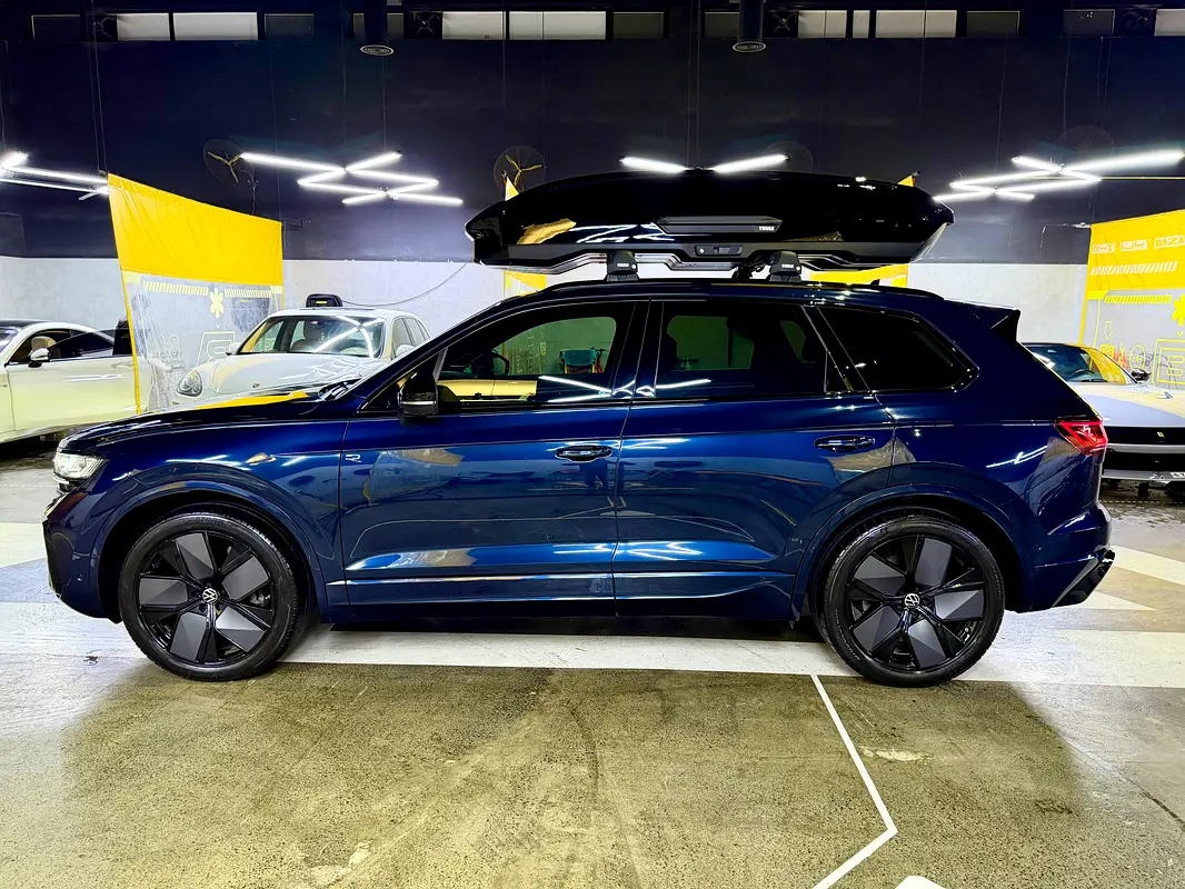 VOLKSWAGEN Touareg R-Line 2024 - photo 4 - Import Émirats | International Cars