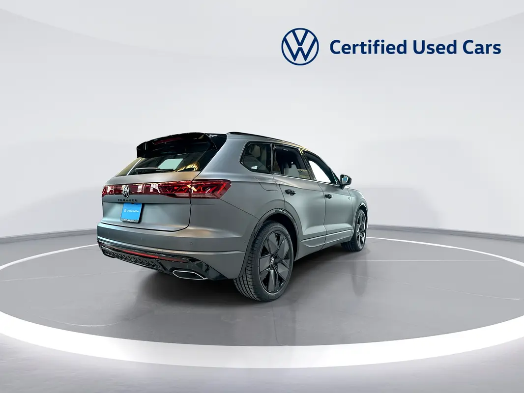 VOLKSWAGEN Touareg R-Line 2025 - photo 5 - Import Émirats | International Cars