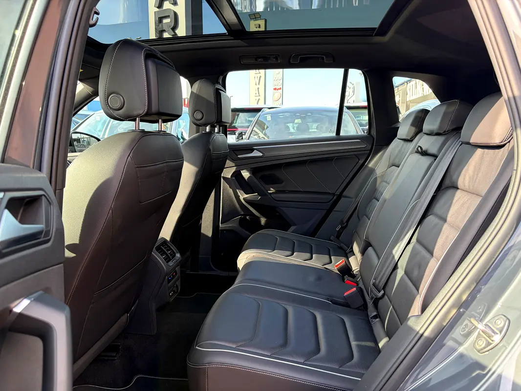 VOLKSWAGEN Tiguan R-Line Black Edition 2023 - photo 12 - Import Émirats | International Cars