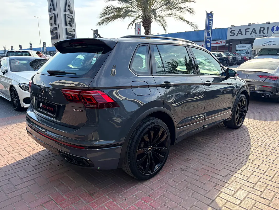 VOLKSWAGEN Tiguan R-Line Black Edition 2023 - photo 4 - Import Émirats | International Cars