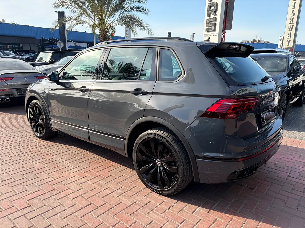 VOLKSWAGEN Tiguan R-Line Black Edition 2023 - photo 6 - Import Émirats | International Cars