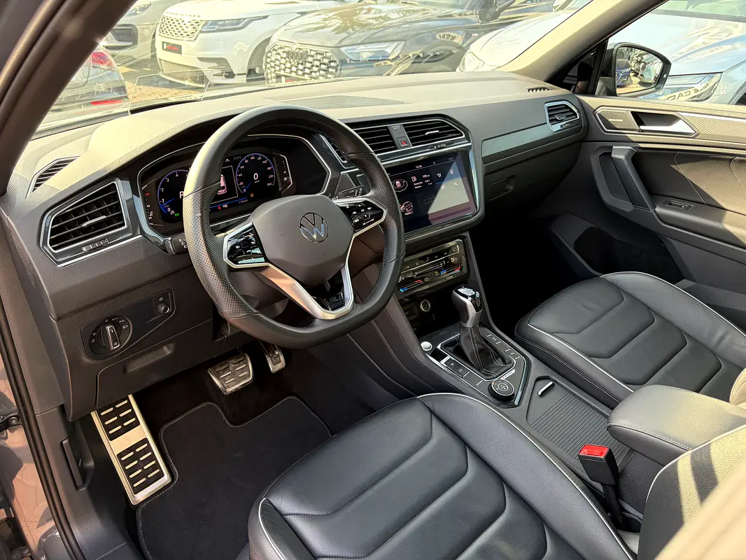 VOLKSWAGEN Tiguan R-Line Black Edition 2023 - photo 8 - Import Émirats | International Cars