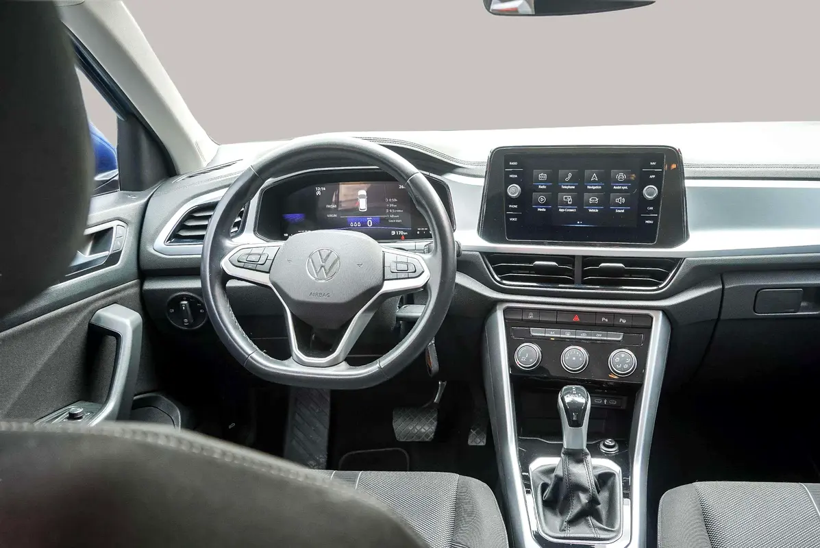 VOLKSWAGEN T-Roc Life 2023 - photo 12 - Import Émirats | International Cars