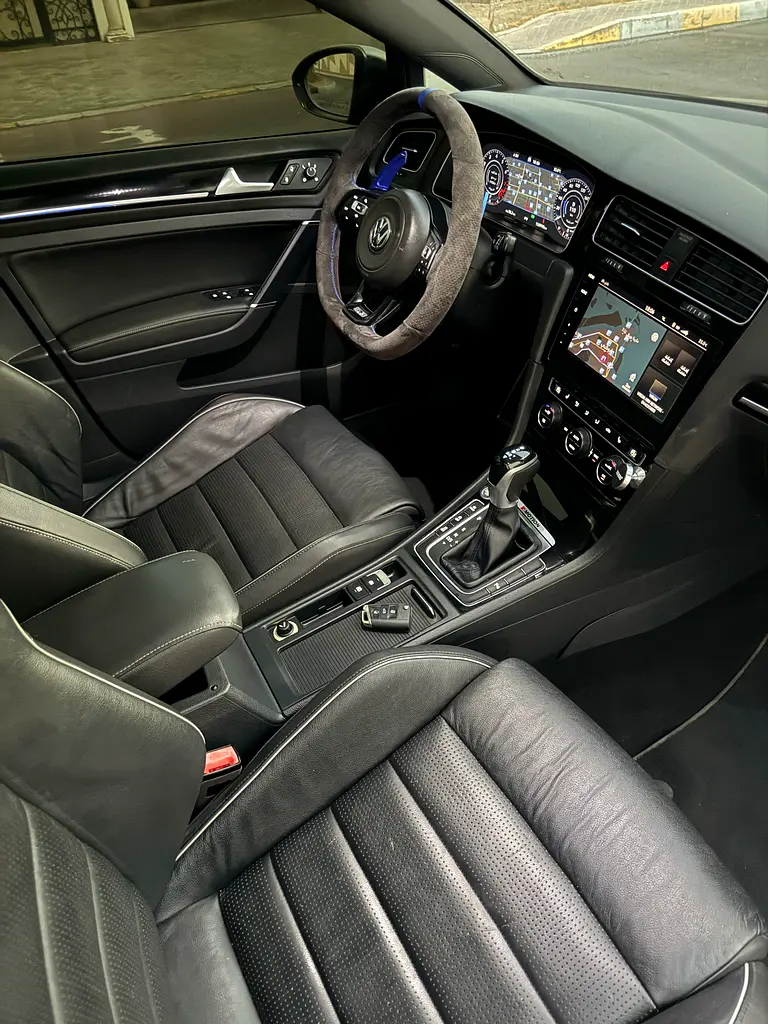 VOLKSWAGEN Golf R 4motion 2019 - photo 12 - Import Émirats | International Cars