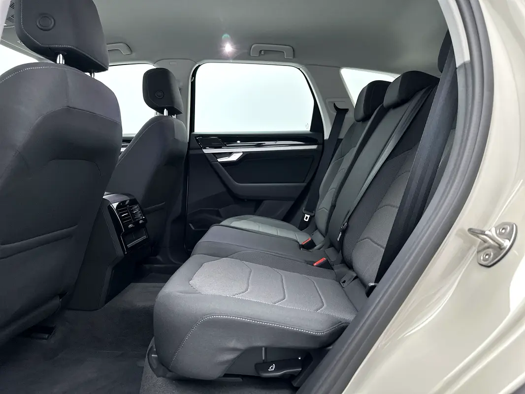 VOLKSWAGEN Touareg Trendline 2024 - photo 4 - Import Émirats | International Cars