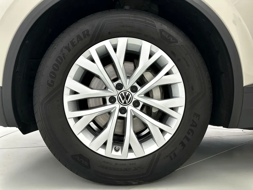 VOLKSWAGEN Touareg Trendline 2024 - photo 8 - Import Émirats | International Cars