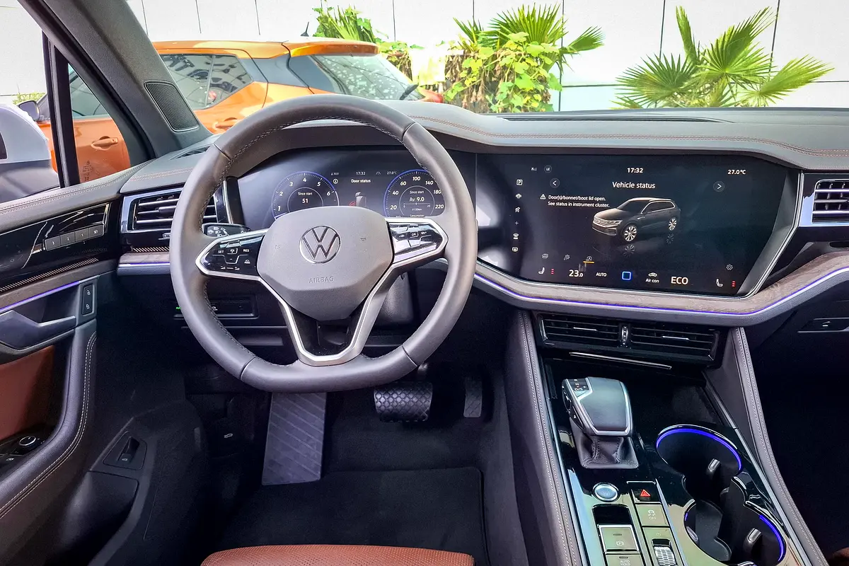 VOLKSWAGEN Touareg Elegance 2024 - photo 10 - Import Émirats | International Cars