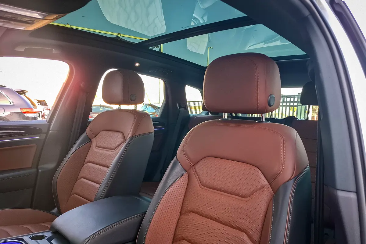 VOLKSWAGEN Touareg Elegance 2024 - photo 11 - Import Émirats | International Cars