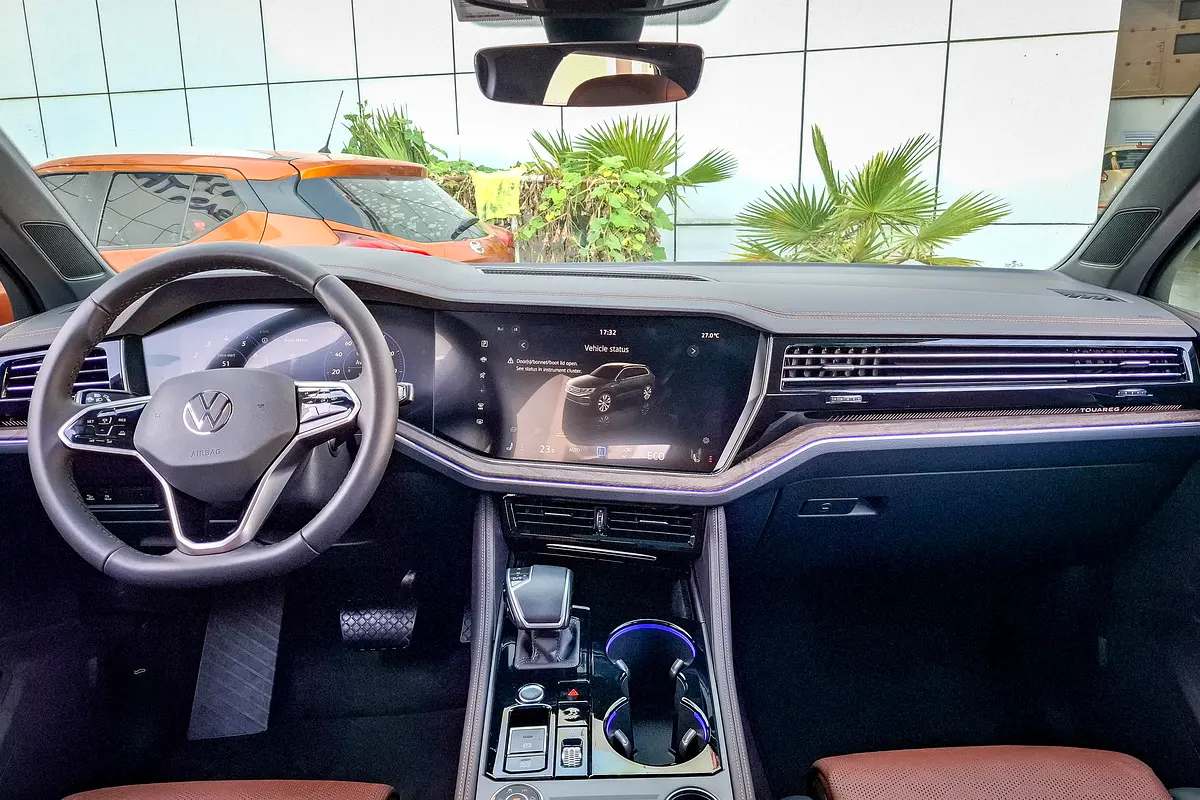 VOLKSWAGEN Touareg Elegance 2024 - photo 9 - Import Émirats | International Cars