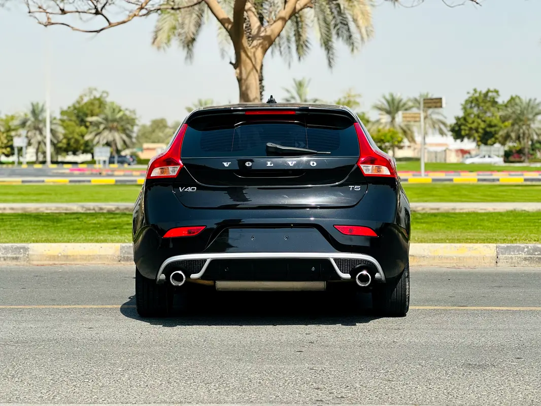 VOLVO V-Class Other 2016 - photo 10 - Import Émirats | International Cars