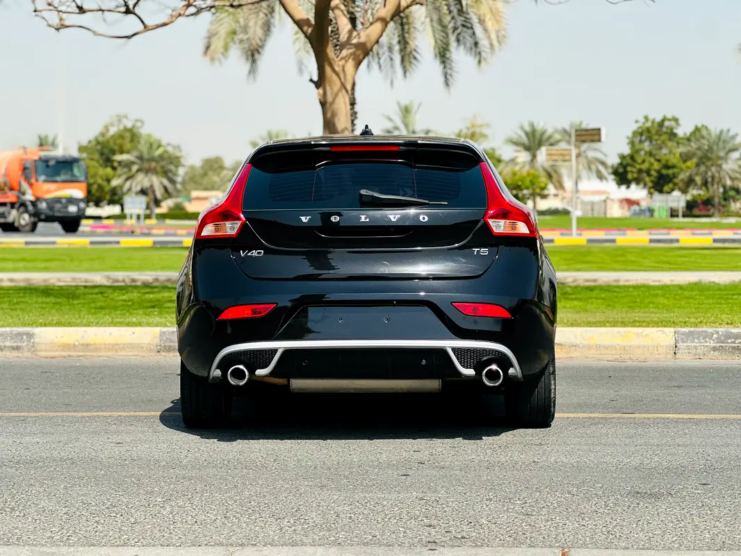 VOLVO V-Class Other 2016 - photo 11 - Import Émirats | International Cars