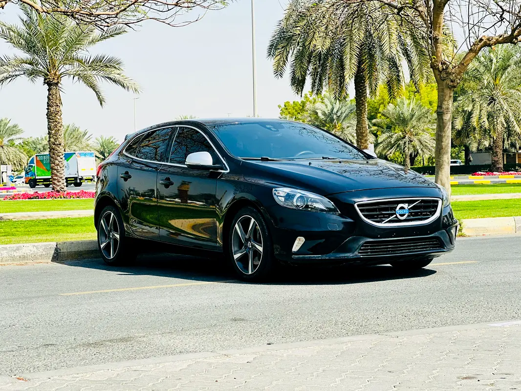 VOLVO V-Class Other 2016 - photo 3 - Import Émirats | International Cars